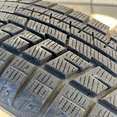 スタッドレスタイヤホイール付き4本セット　1シーズンのみ使用　美品　軽自動車用の画像