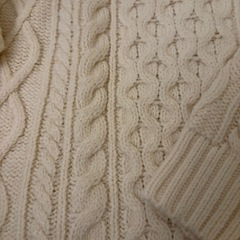 UNIQLOケーブル編みセーターレディースの画像