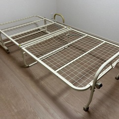折りたたみベッドの画像