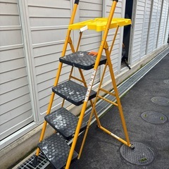 【取引中】トレー付き 脚立の画像