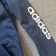 adidas パーカー レディースの画像