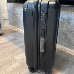 スーツケース Mサイズ新品の画像