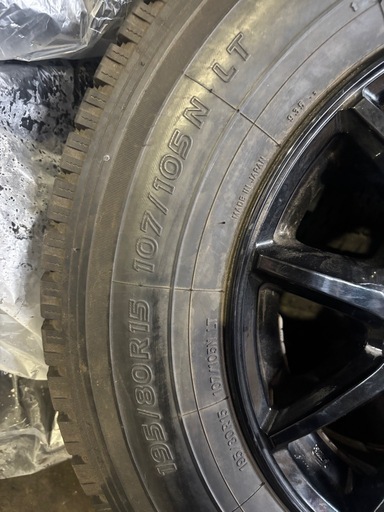 ハイエース　アルミホイール　スタッドレスタイヤ　195/80R15 4本セット