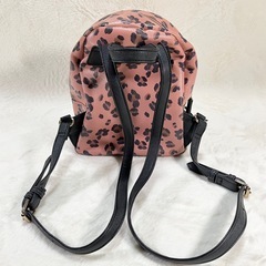 美品　セシルマクビー　ミニリュック　ピンクベージュ　ヒョウ柄の画像