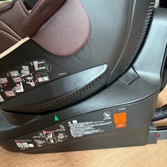  【終了】エールべべ　回転式チャイルドシート　新生児〜4歳頃までの画像