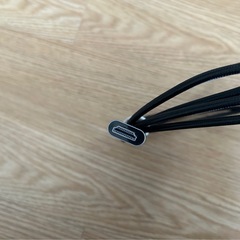 テレビとAndroidを繋ぐコードの画像