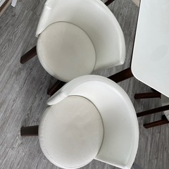 ダイニングテーブル　セット　回転式椅子4脚の画像