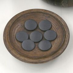 H 碁石 蛤白石 195個 那智黒石 178個 厚さ4～5mm位 栗碁笥付き 産地不明 札幌市 清田区 平岡の画像