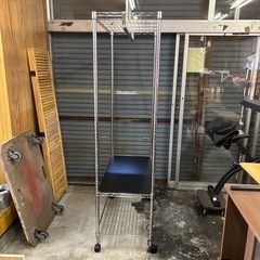 キャスター付 大型スチールラック ワードローブ の画像