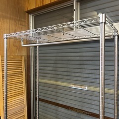 キャスター付 大型スチールラック ワードローブ の画像