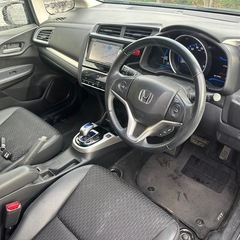 フィットハイブリッドの画像