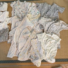 新生児 ベビー服 50-60㎝ 短肌着コンビ まとめて　処分予定なので早めにメッセージくださいの画像