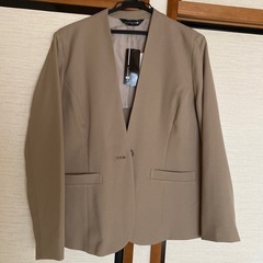 【未使用】スーツ レディース大きいサイズの画像