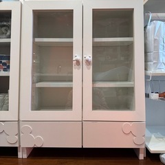 ディズニー 食器棚 、キャビネットの画像