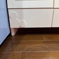 ディズニー 食器棚 、キャビネットの画像