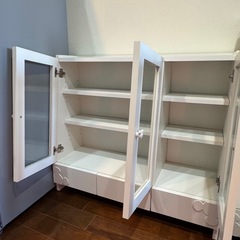 ディズニー 食器棚 、キャビネットの画像