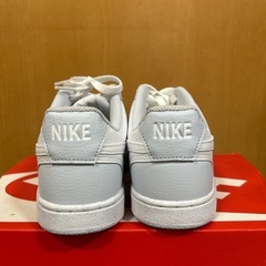 ナイキ ウィメンズ コート ビジョン LO NN ホワイト×ペールブルー の画像