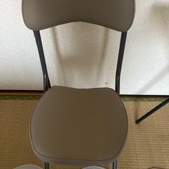 折りたたみテーブル、椅子の画像