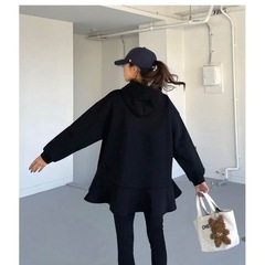 定価7000円 Cheri フード付きトレーナー⭐の画像