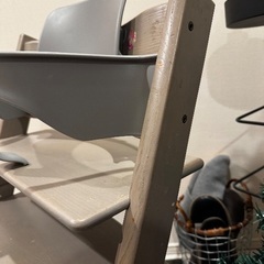 ストッケ　トラップトラップ　グレー　子供椅子の画像
