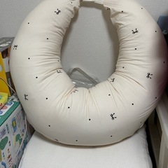 バースデイ　授乳クッションの画像