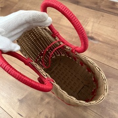 ハンドメイド　カゴ(赤)の画像