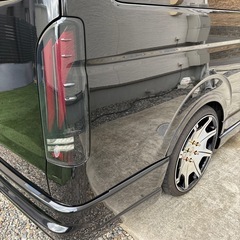 VALENTI ULTRA A LEDテールランプ ハイエースの画像