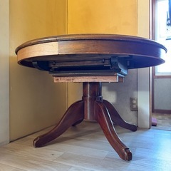 アンティーク テーブルの画像