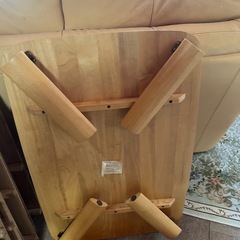 折りたたみテーブルの画像