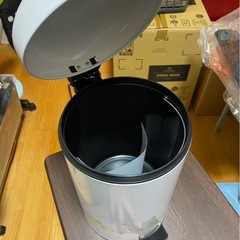 ゴミ箱　5Lの画像