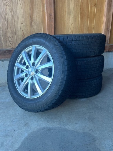 履き替え無料中古スタッドレスタイヤ195/65R15 91Q
