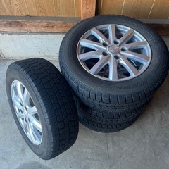 履き替え無料中古スタッドレスタイヤ195/65R15 91Qの画像