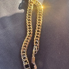 ゴールド色、ステンレス喜平ブレスレットの画像