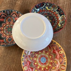 《４個セット》エスニック柄の小さめの浅い鉢(深い皿)の画像