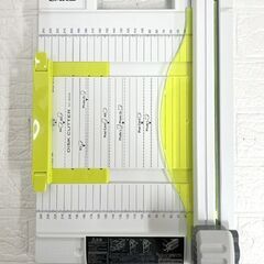 CARL カール事務器 裁断機 回転式スライド式ペーパーカッター A4対応 20枚裁断 DC-300N 光って分かる裁断位置 ☆札幌市 白石店 の画像