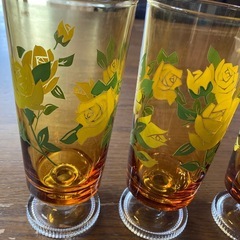 昭和レトロ　レトロポップ　脚付グラス　バラ柄の画像