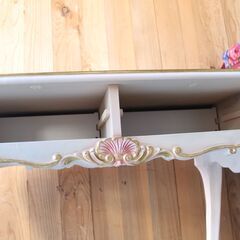 081)ロココ調のデスク アンティーク調 バラ 薔薇 猫脚 姫系の画像