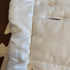 AirBuggyのピンク花柄デザインのストローラーマットの画像