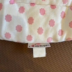 AirBuggyのピンク花柄デザインのストローラーマットの画像