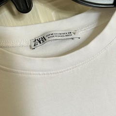 Zara ザラ Tシャツの画像