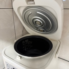 炊飯器の画像