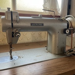 アンティーク　ミシンの画像