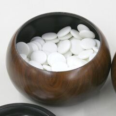 J 碁石 ガラス製 白石 150個 黒石 167個 厚さ5.5～6mm位 碁笥付き 産地不明 札幌市 清田区 平岡の画像