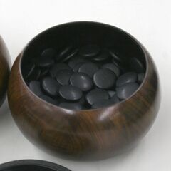 J 碁石 ガラス製 白石 150個 黒石 167個 厚さ5.5～6mm位 碁笥付き 産地不明 札幌市 清田区 平岡の画像