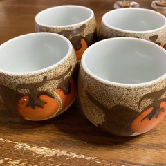 陶器の湯呑み4個セットの画像