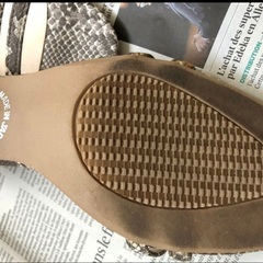 Reflect　パイソン(ヘビ柄)サンダルの画像