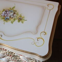 688)ロココ調のチェスト アンティーク調 バラ 薔薇 猫脚 姫系の画像