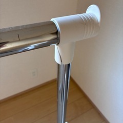 2段衣類ハンガーラック　＊ヒビあり！の画像