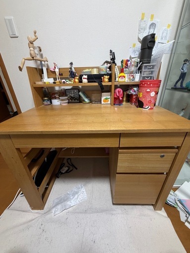 Loreka 学習机 (三ツ和モータース) 玉造のテーブル《学習机》の中古