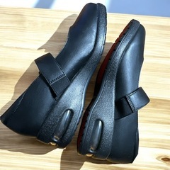 Meeklyミークリー AIR パンプス 22.5cm 4E Scroll 靴 快適 ブラックの画像